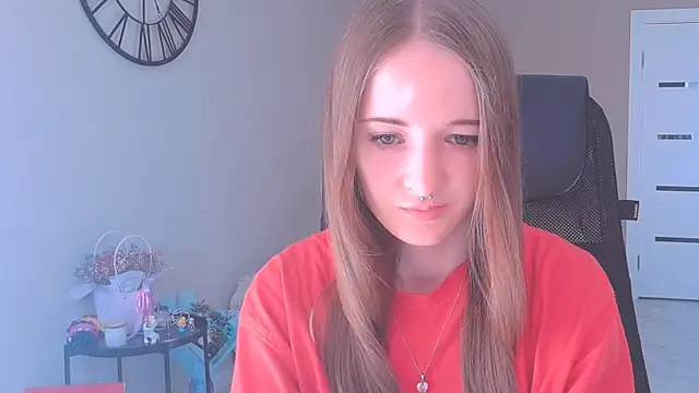 Snapshot of KateKayer chatting on 09.11.25 KateKayer online show from 09.11.25