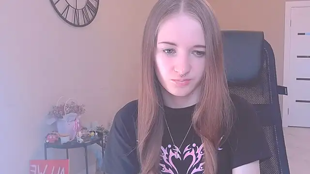 Snapshot of KateKayer chatting on 09.16.25 KateKayer online show from 09.16.25