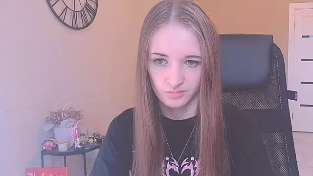 Snapshot of KateKayer chatting on 09.17.25 KateKayer online show from 09.17.25