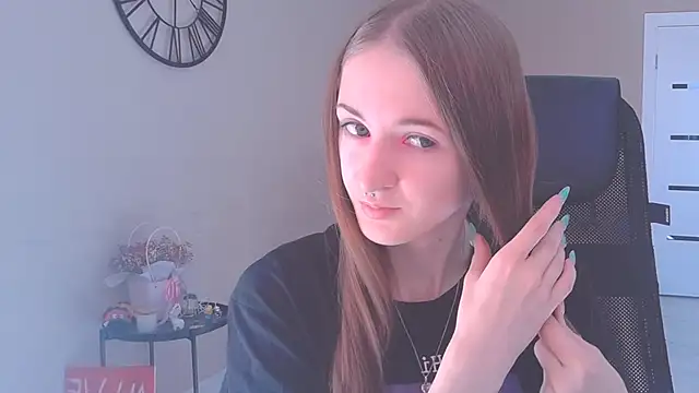 Snapshot of KateKayer chatting on 09.30.25 KateKayer online show from 09.30.25