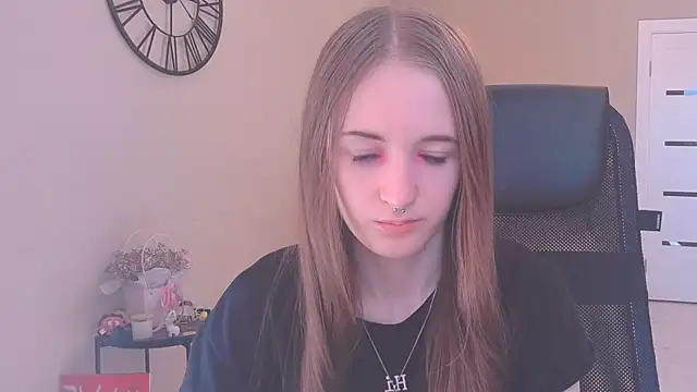 Snapshot of KateKayer chatting on 10.01.25 KateKayer online show from 10.01.25