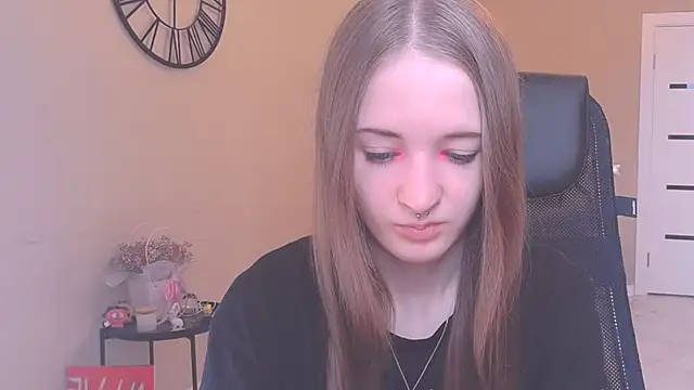 Snapshot of KateKayer chatting on 10.03.25 KateKayer online show from 10.03.25