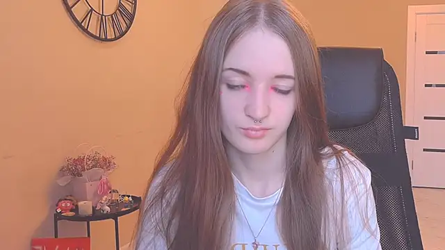 Snapshot of KateKayer chatting on 10.08.25 KateKayer online show from 10.08.25