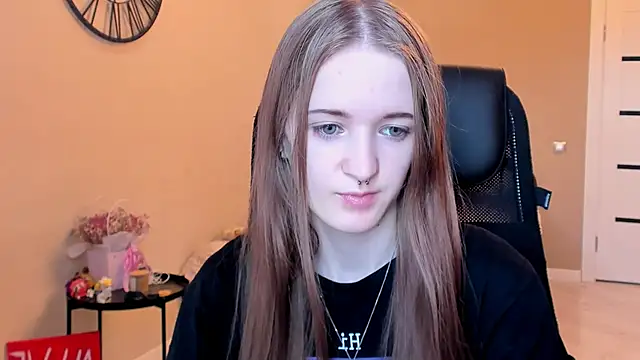 Snapshot of KateKayer chatting on 11.08.25 KateKayer online show from 11.08.25