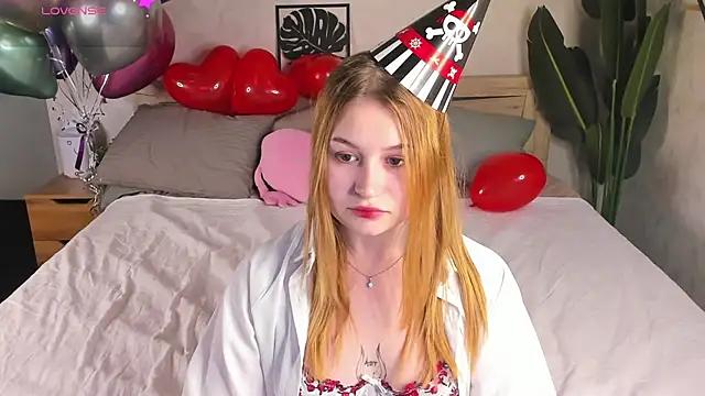 Christine Wallker online show from 09.13.25