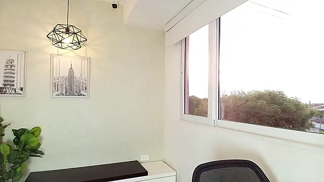  Victoria Collins online show from 09.17.25