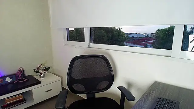  Victoria Collins online show from 10.29.25