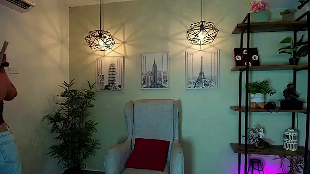  Victoria Collins online show from 02.04.26