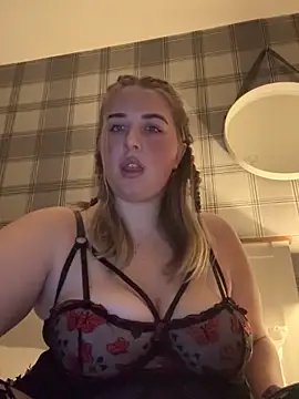 CutieCurvyGirlxo online show from 10.12.25