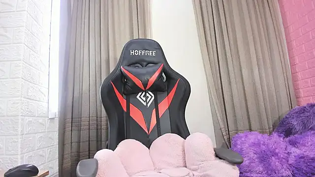 Snapshot of _Alice_Abby chatting on 09.25.25 Alice Abby online show from 09.25.25