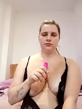 JessicaItalia online show from 10.16.25