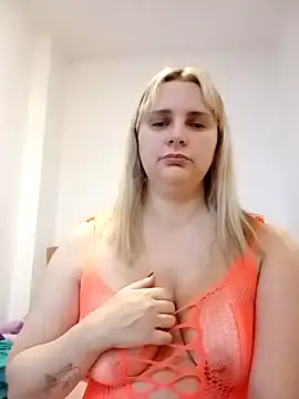 JessicaItalia online show from 10.18.25