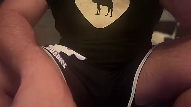 Snapshot of CloudyMuscleBeefy chatting on 09.13.25 CloudyMuscleBeefy online show from 09.13.25
