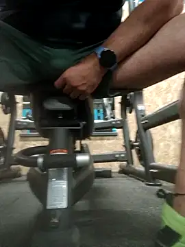 Snapshot of CloudyMuscleBeefy chatting on 09.15.25 CloudyMuscleBeefy online show from 09.15.25