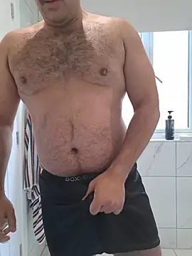 Snapshot of CloudyMuscleBeefy chatting on 11.07.25 CloudyMuscleBeefy online show from 11.07.25