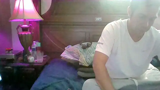 Snapshot of Gc-g chatting on 10.07.25 Gc-g online show from 10.07.25