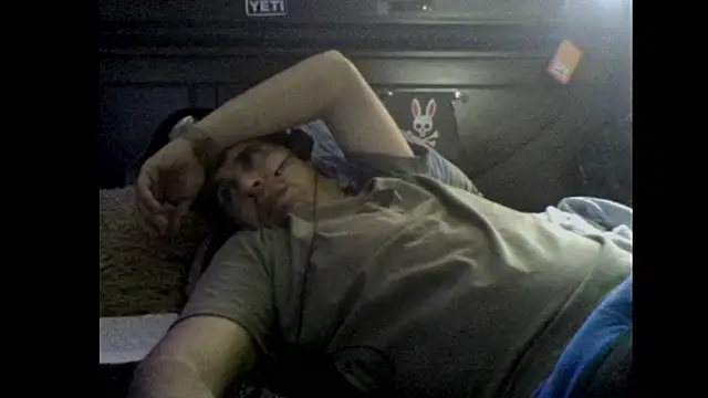 Snapshot of Gc-g chatting on 10.22.25 Gc-g online show from 10.22.25