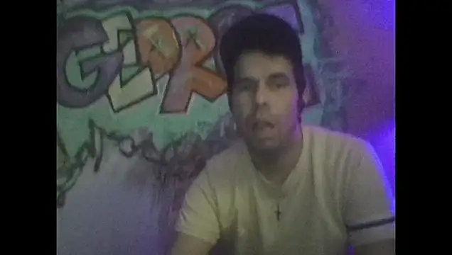 Snapshot of Gc-g chatting on 10.29.25 Gc-g online show from 10.29.25