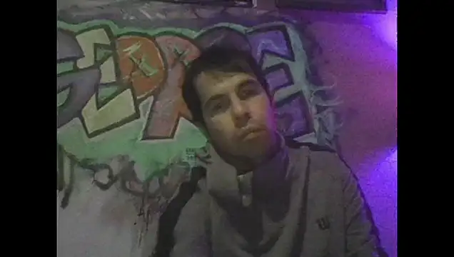 Snapshot of Gc-g chatting on 10.31.25 Gc-g online show from 10.31.25