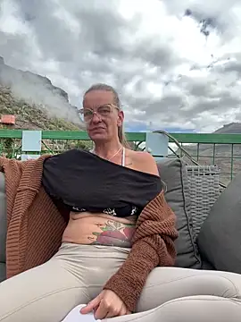 LucyLingerie78 online show from 04.23.26