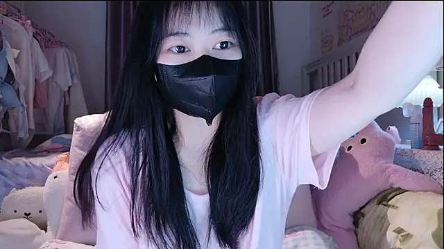 love-uiui online show from 11.06.25