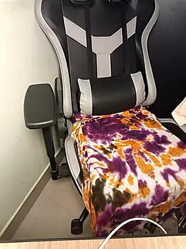 Isha Sax online show from 10.19.25