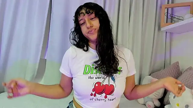 Snapshot of niia7 chatting on 02.06.26 niia7 online show from 02.06.26