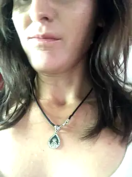 Snapshot of NikaSwan2831 chatting on 09.28.25 NikaSwan2831 online show from 09.28.25