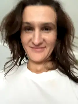 Snapshot of NikaSwan2831 chatting on 11.05.25 NikaSwan2831 online show from 11.05.25