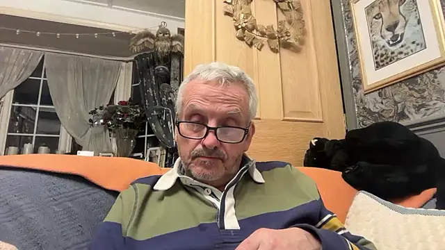Snapshot of poggles chatting on 03.14.26 poggles online show from 03.14.26
