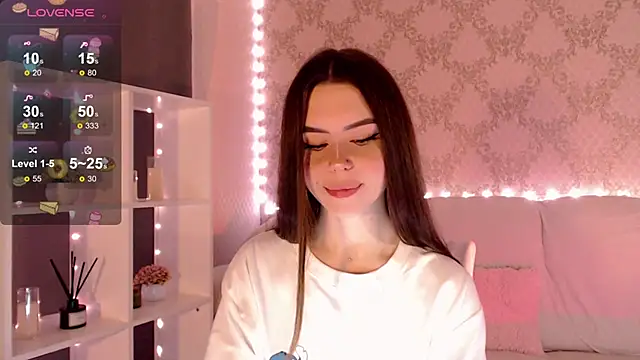 Snapshot of HolyMiax chatting on 09.29.25 HolyMiax online show from 09.29.25