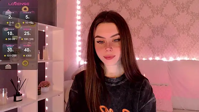 Snapshot of HolyMiax chatting on 10.01.25 HolyMiax online show from 10.01.25