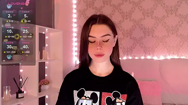 Snapshot of HolyMiax chatting on 10.03.25 HolyMiax online show from 10.03.25