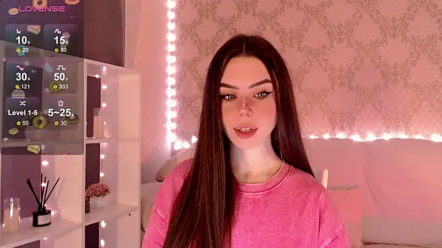 Snapshot of HolyMiax chatting on 10.05.25 HolyMiax online show from 10.05.25