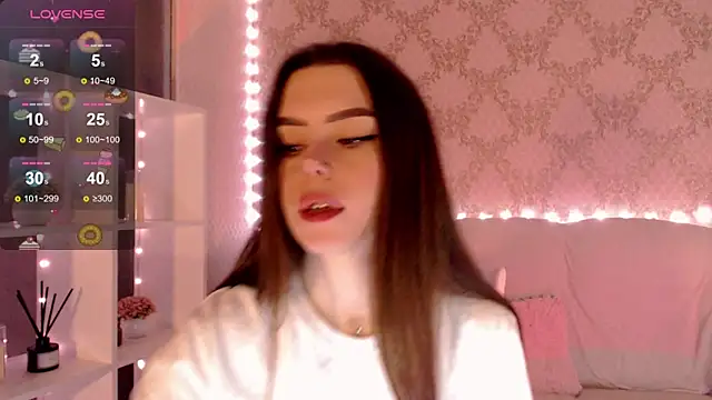 Snapshot of HolyMiax chatting on 10.07.25 HolyMiax online show from 10.07.25