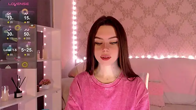 Snapshot of HolyMiax chatting on 10.09.25 HolyMiax online show from 10.09.25