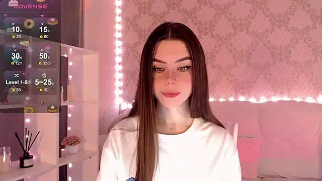 Snapshot of HolyMiax chatting on 10.12.25 HolyMiax online show from 10.12.25