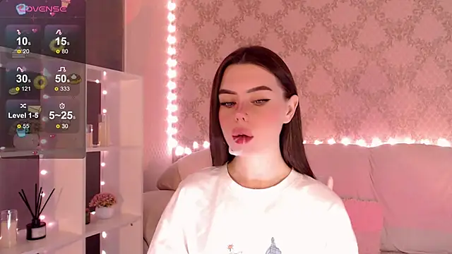 Snapshot of HolyMiax chatting on 10.14.25 HolyMiax online show from 10.14.25