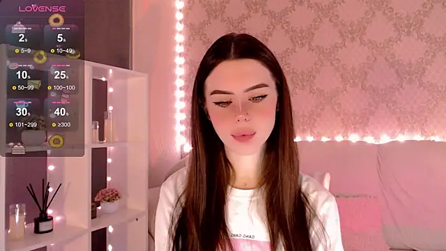 Snapshot of HolyMiax chatting on 10.16.25 HolyMiax online show from 10.16.25