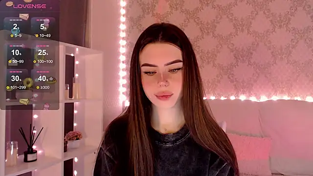 Snapshot of HolyMiax chatting on 10.17.25 HolyMiax online show from 10.17.25