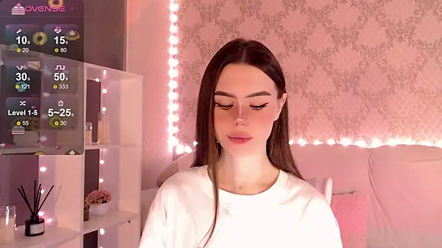 Snapshot of HolyMiax chatting on 10.18.25 HolyMiax online show from 10.18.25