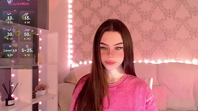 Snapshot of HolyMiax chatting on 10.19.25 HolyMiax online show from 10.19.25