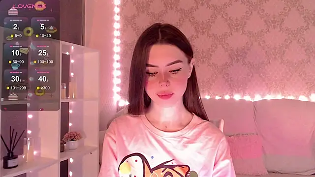 Snapshot of HolyMiax chatting on 10.23.25 HolyMiax online show from 10.23.25