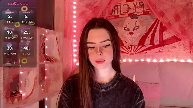 Snapshot of HolyMiax chatting on 10.29.25 HolyMiax online show from 10.29.25