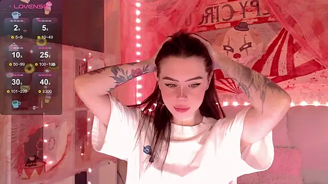 Snapshot of HolyMiax chatting on 10.30.25 HolyMiax online show from 10.30.25