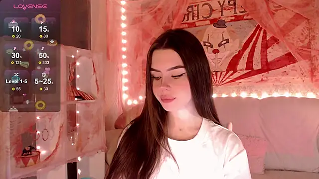 Snapshot of HolyMiax chatting on 11.03.25 HolyMiax online show from 11.03.25