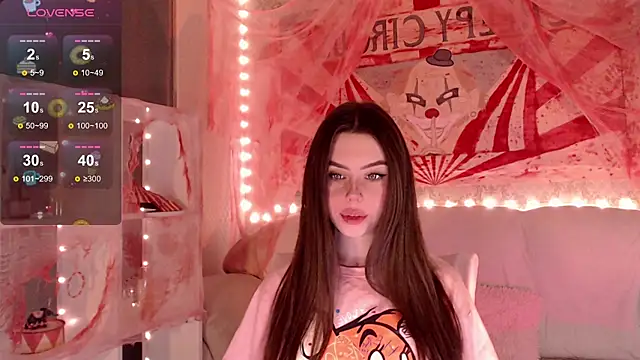 Snapshot of HolyMiax chatting on 11.05.25 HolyMiax online show from 11.05.25