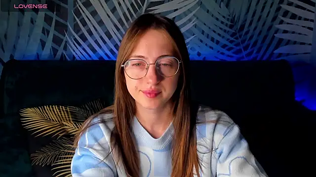 Snapshot of ChristyCrayme chatting on 10.04.25 ChristyCrayme online show from 10.04.25