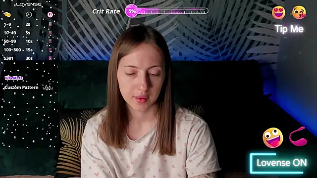 Snapshot of ChristyCrayme chatting on 04.24.26 ChristyCrayme online show from 04.24.26