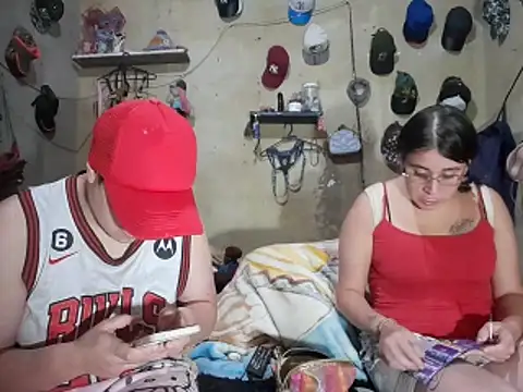 Snapshot of twodoo chatting on 02.26.26 twodoo online show from 02.26.26